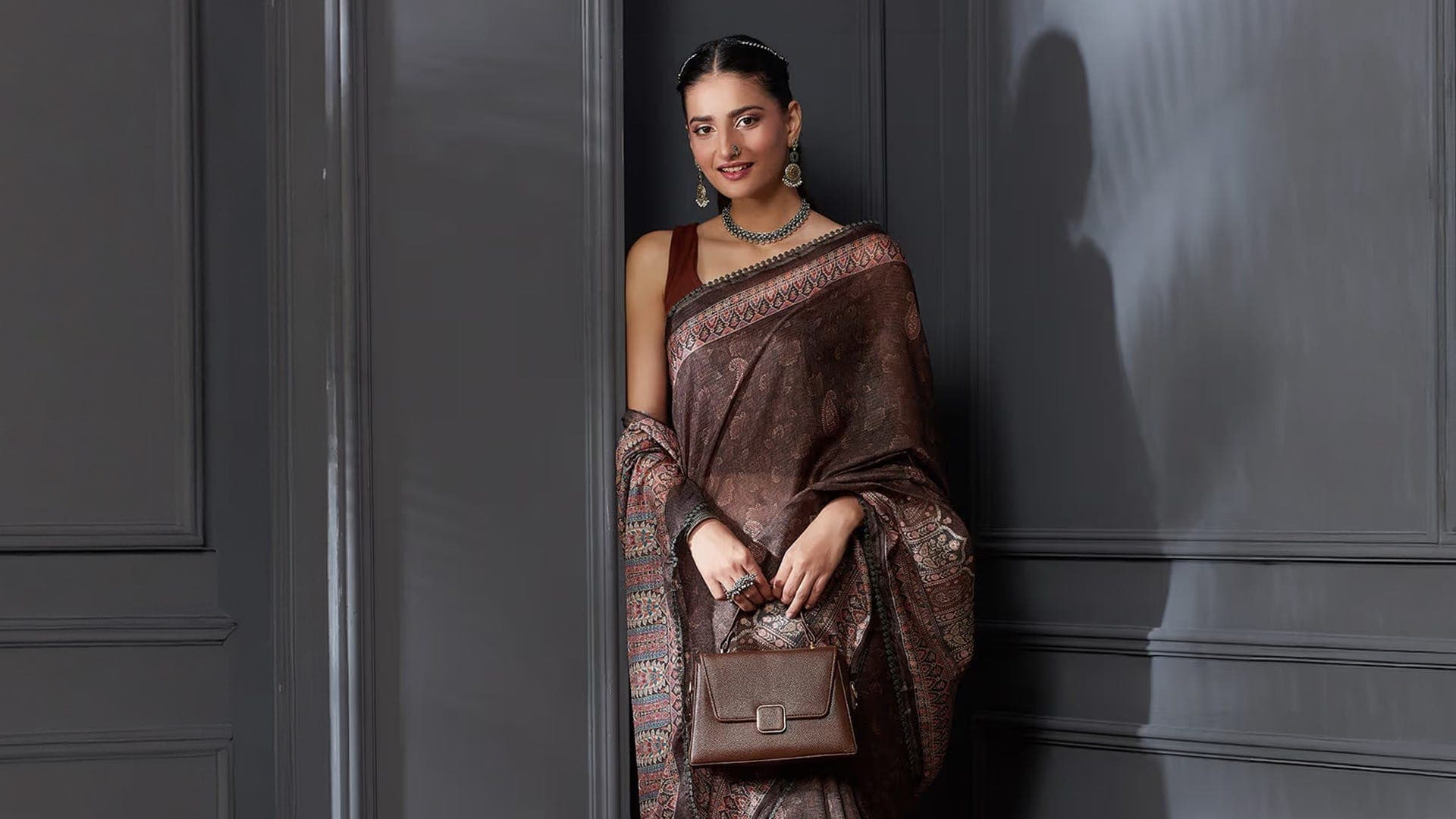 Dussehra Outfit Ideas for Women: Styling Tips to Look Festive and Feel Comfortable